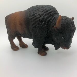 RETIRED SCHLEICH MALE BROWN AMERICAN BUFFALO (BISON) FIGURE 14034 - COLLECTIBLE